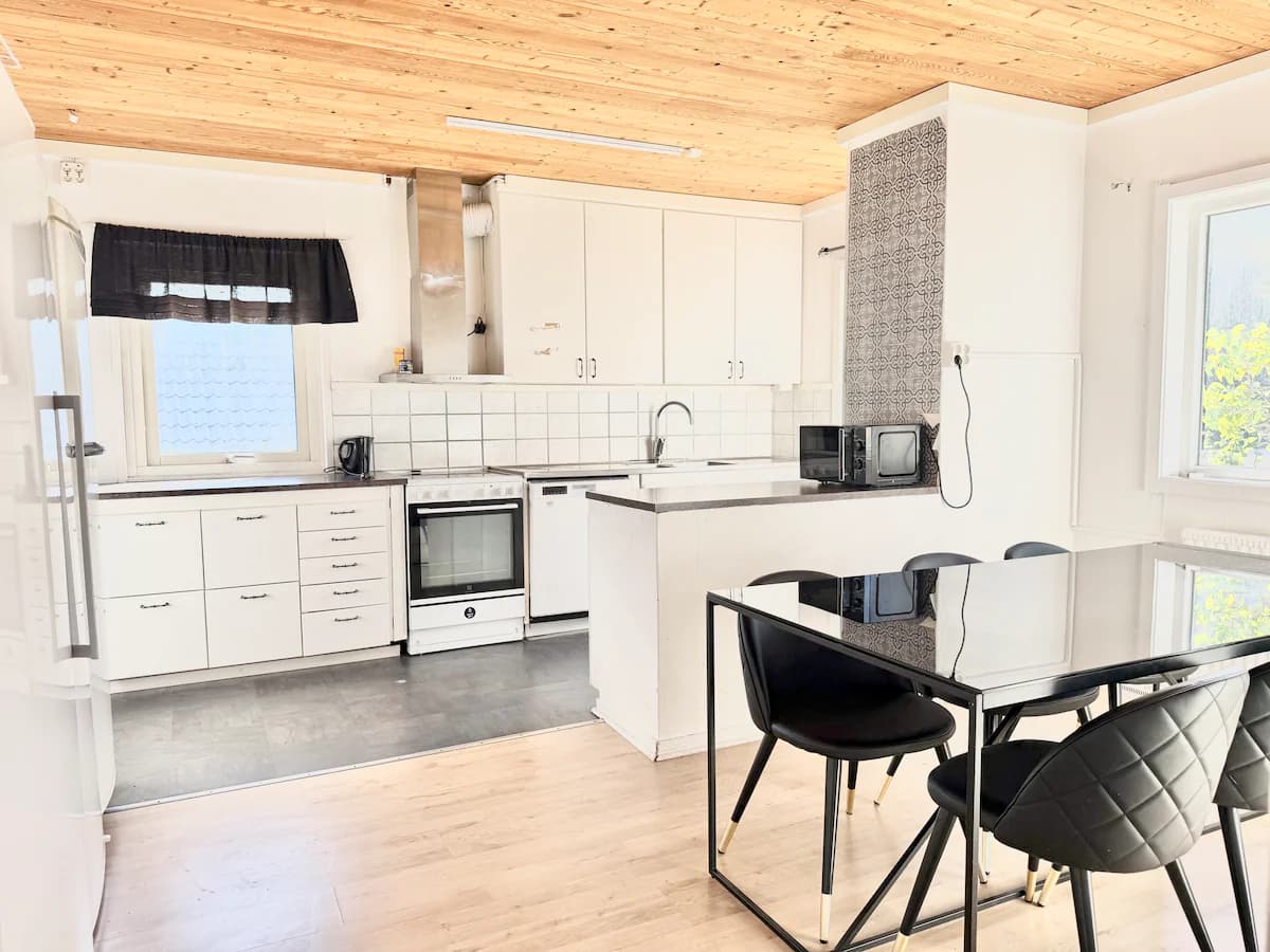 Corporate accommodation for up to 11 people in Gothenburg, furnished home in Gothenburg
